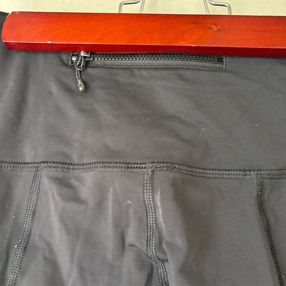 Lululemon Women's Black Leggings Size 2 Ruched Detail Back Pocket - Picture 5 of 6